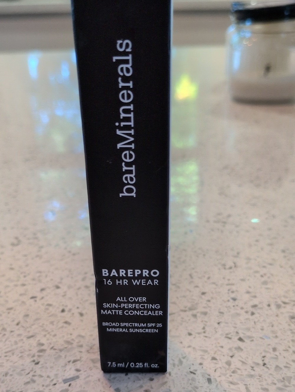 bareMinerals Black BAREPRO 16 HR Wear Matte Concealer 200 Lt Natural